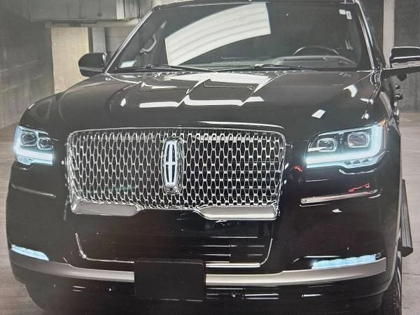 2023 Lincoln Navigator 4th Gen - Image 4 of 12