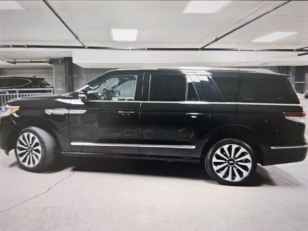 2023 Lincoln Navigator 4th Gen - Image 2 of 12