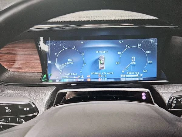 2023 Lincoln Navigator 4th Gen - Image 9 of 12