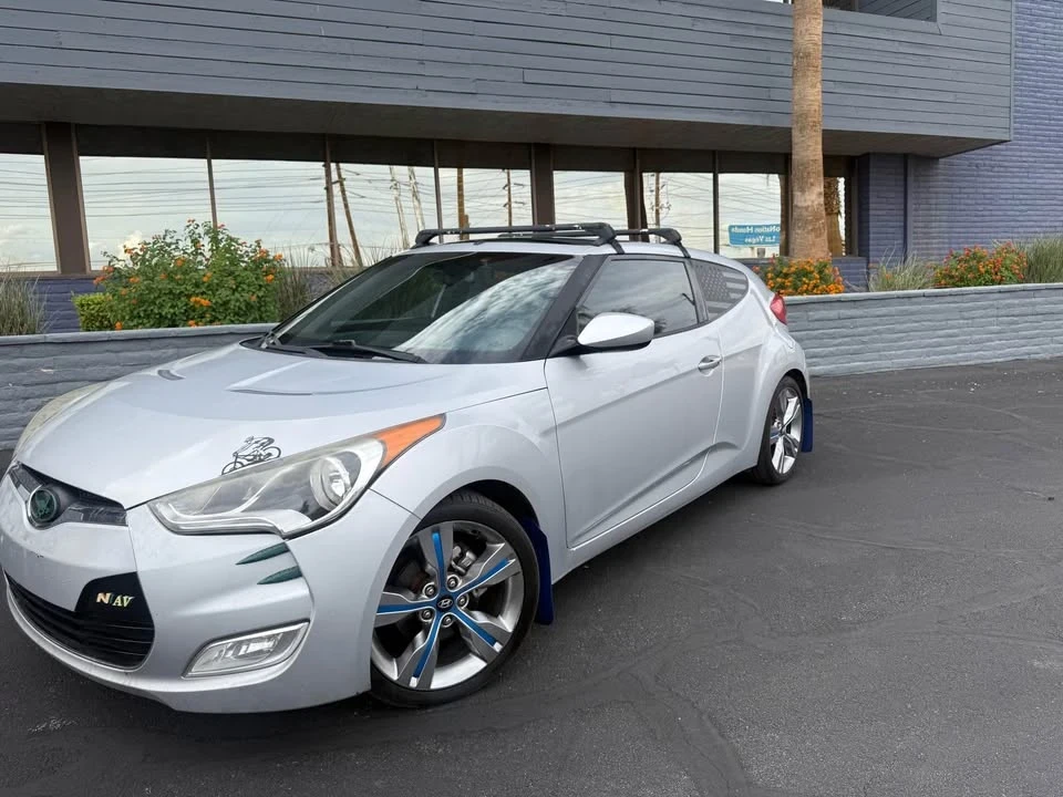 2012 Hyundai Veloster - Image 2 of 10