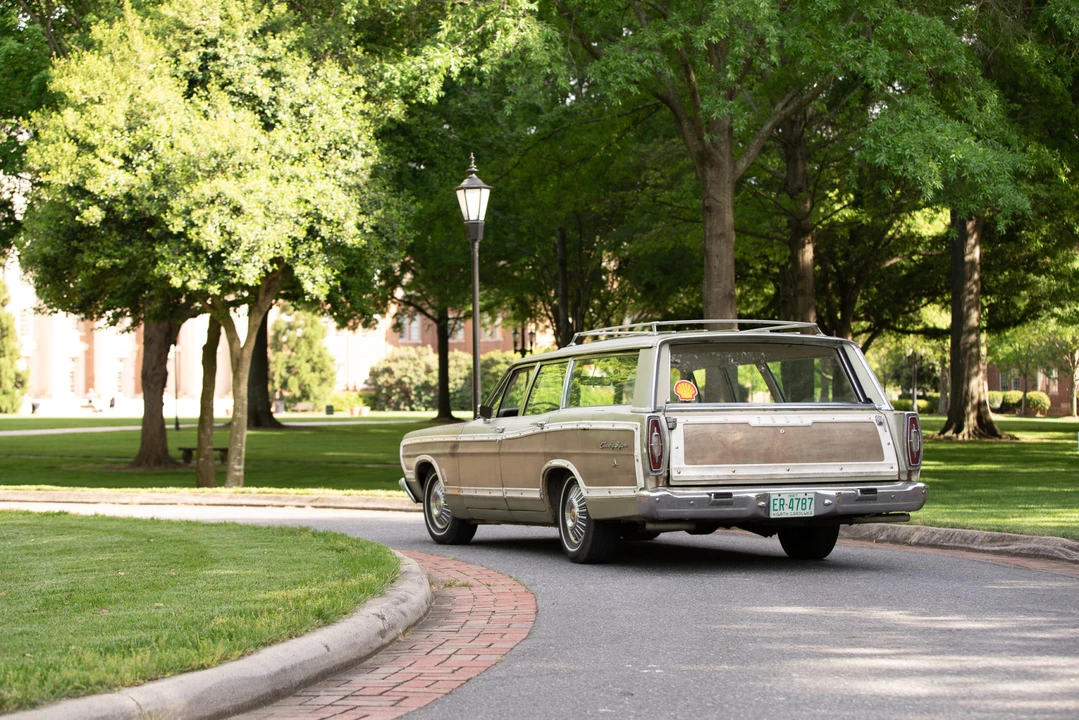 1967 Ford Country Squire - Image 8 of 31