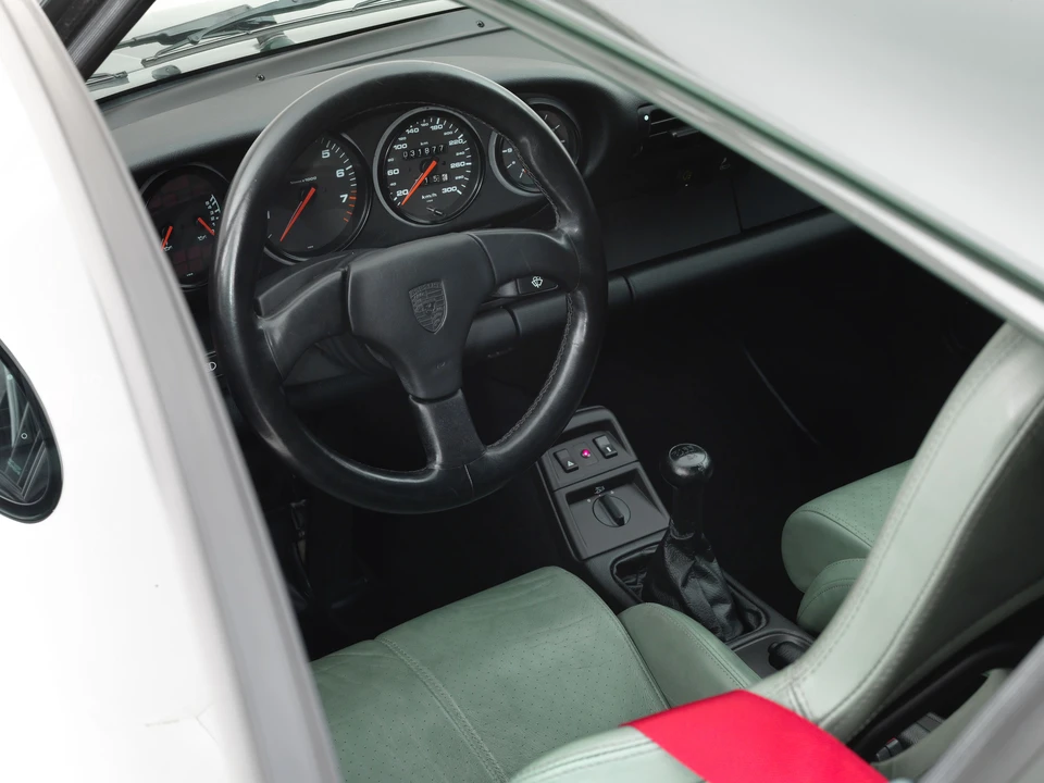 1992 Porsche 964 Carrera RS - Image 11 of 31