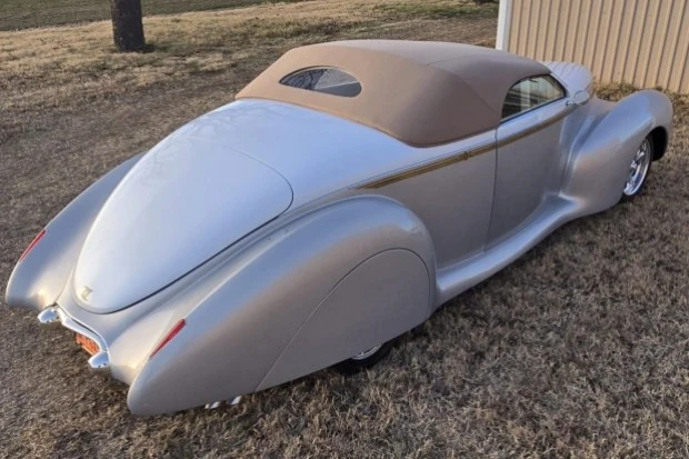 Lincoln Zephyr - Image 2 of 8