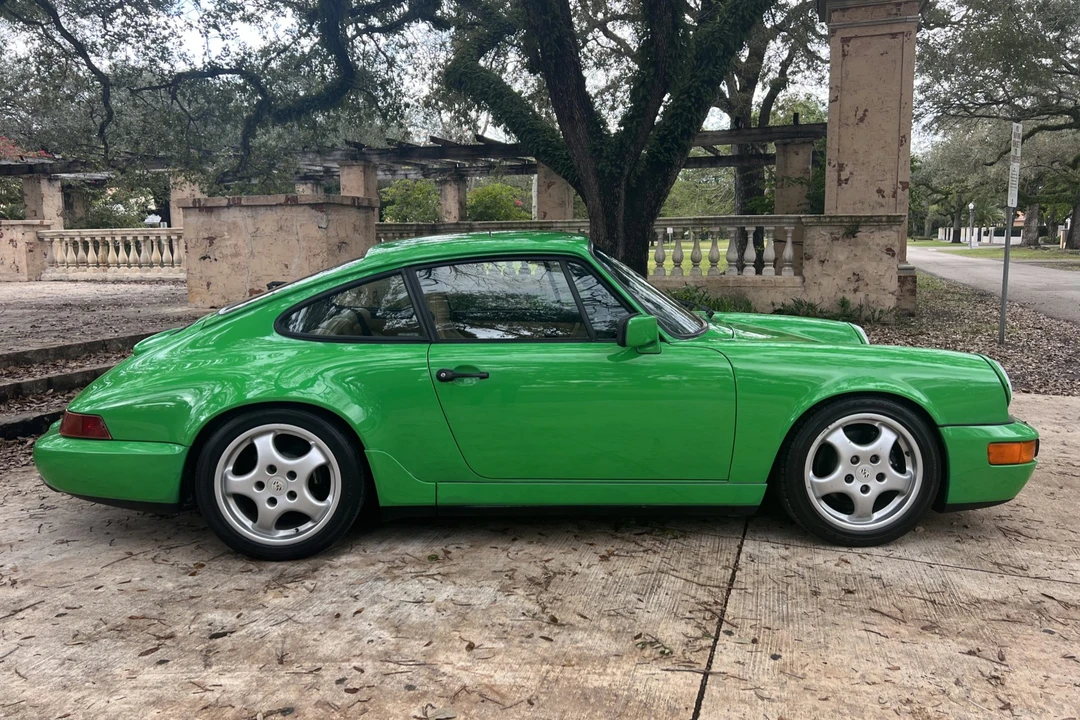 1990 Porsche 964 Carrera 4 - Image 13 of 31