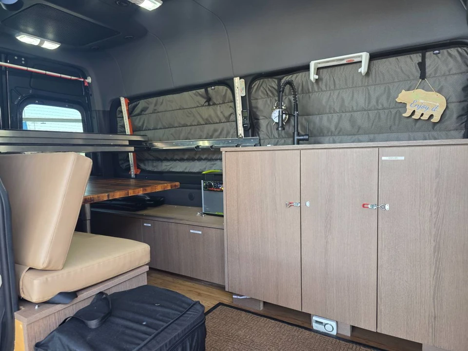2020 Mercedes-Benz VS30 Sprinter - Image 8 of 17