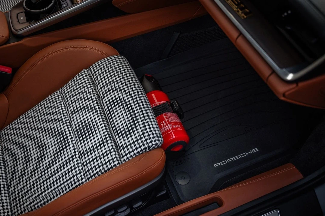 2023 Porsche 992 Sport Classic - Image 18 of 27