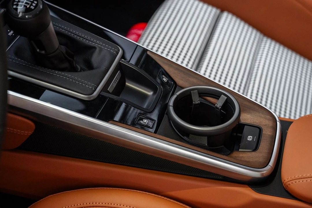 2023 Porsche 992 Sport Classic - Image 8 of 27