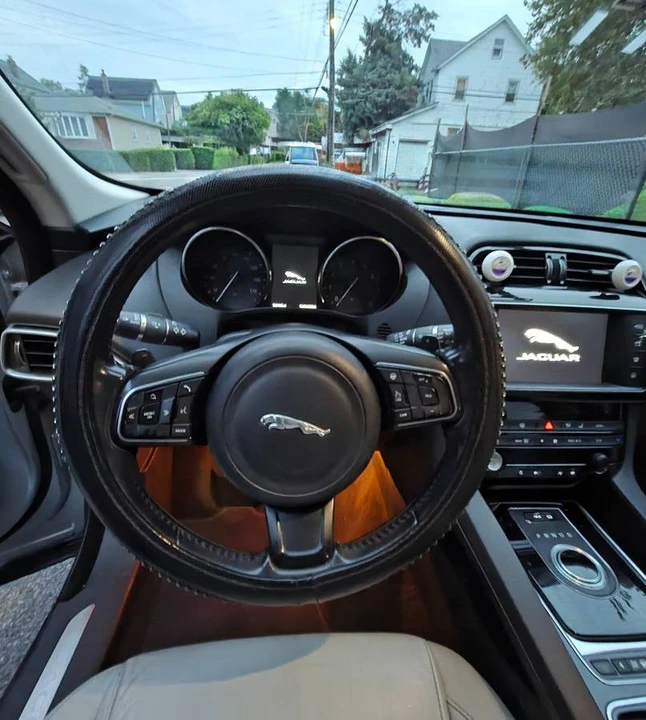 2017 Jaguar F-Pace - Image 9 of 9