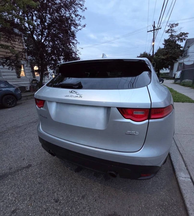 2017 Jaguar F-Pace - Image 5 of 9
