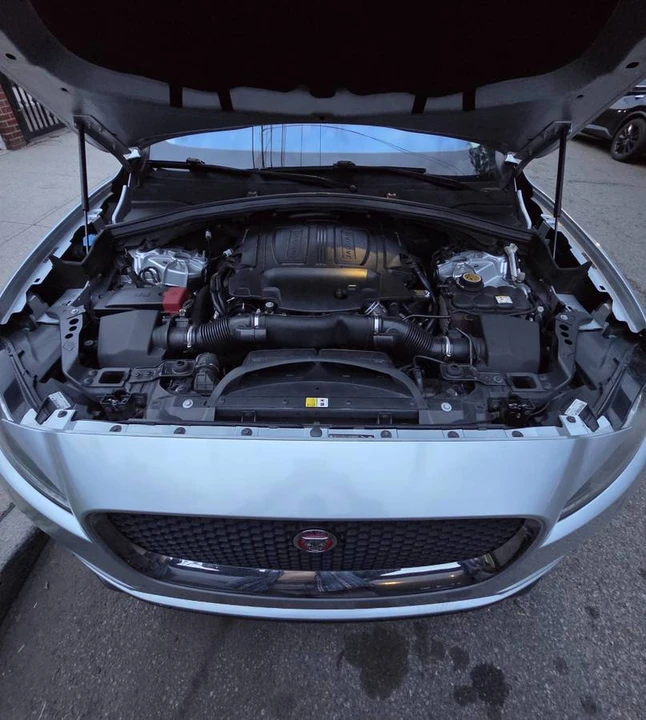 2017 Jaguar F-Pace - Image 3 of 9