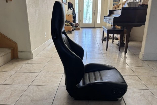 Parts & Memorabilia Seats & Interior - Image 2 of 4