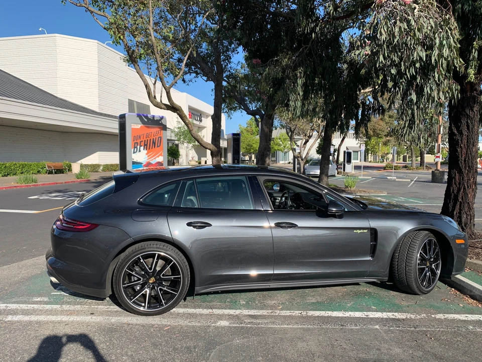 2018 Porsche 971 Panamera Sport Turismo - Image 2 of 12