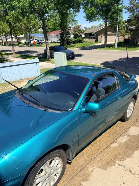 Mazda MX-3 - Image 2 of 10