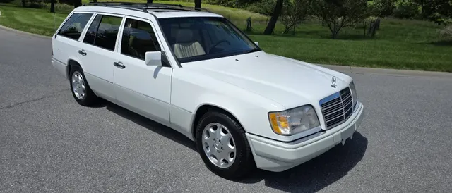 1995 Mercedes-Benz E320