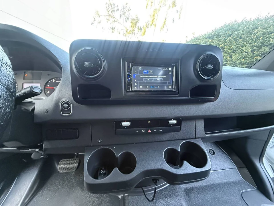 2020 Mercedes-Benz VS30 Sprinter - Image 10 of 17