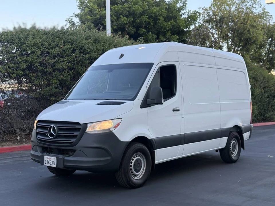 2020 Mercedes-Benz VS30 Sprinter - Image 2 of 17