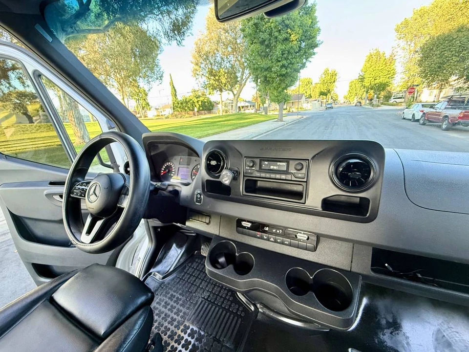 2022 Mercedes-Benz VS30 Sprinter - Image 11 of 22