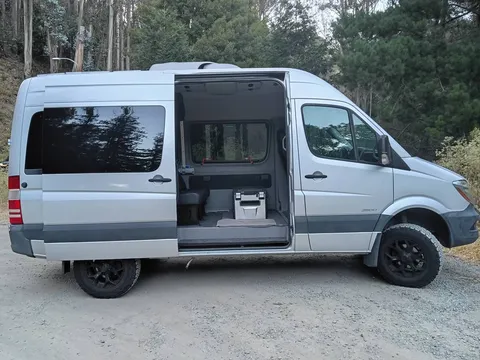 2016 Mercedes-Benz Sprinter 2500 4x4 Camper