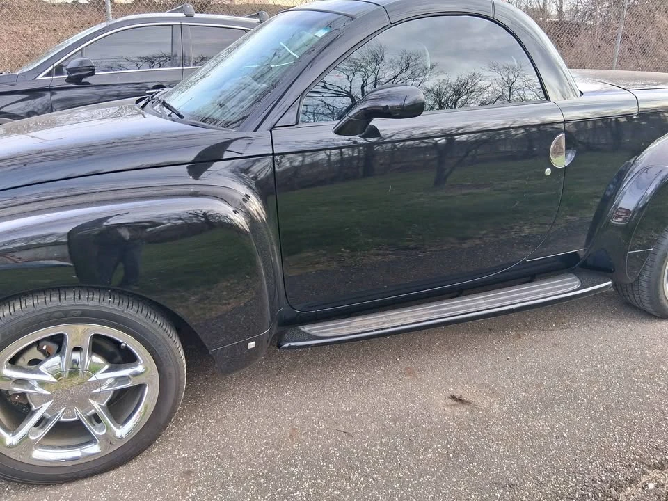 Chevrolet SSR - Image 3 of 7