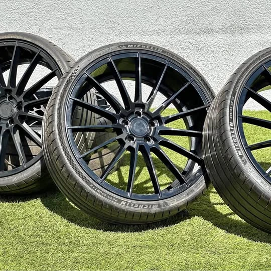 Maybach - Image 1 of 1