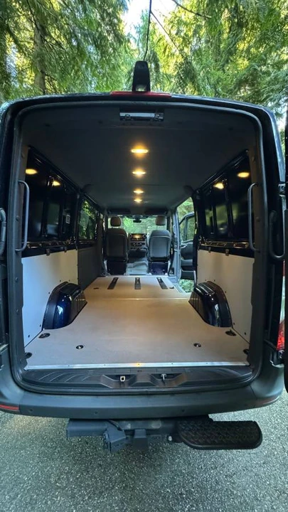 2025 Mercedes-Benz VS30 Sprinter - Image 11 of 24