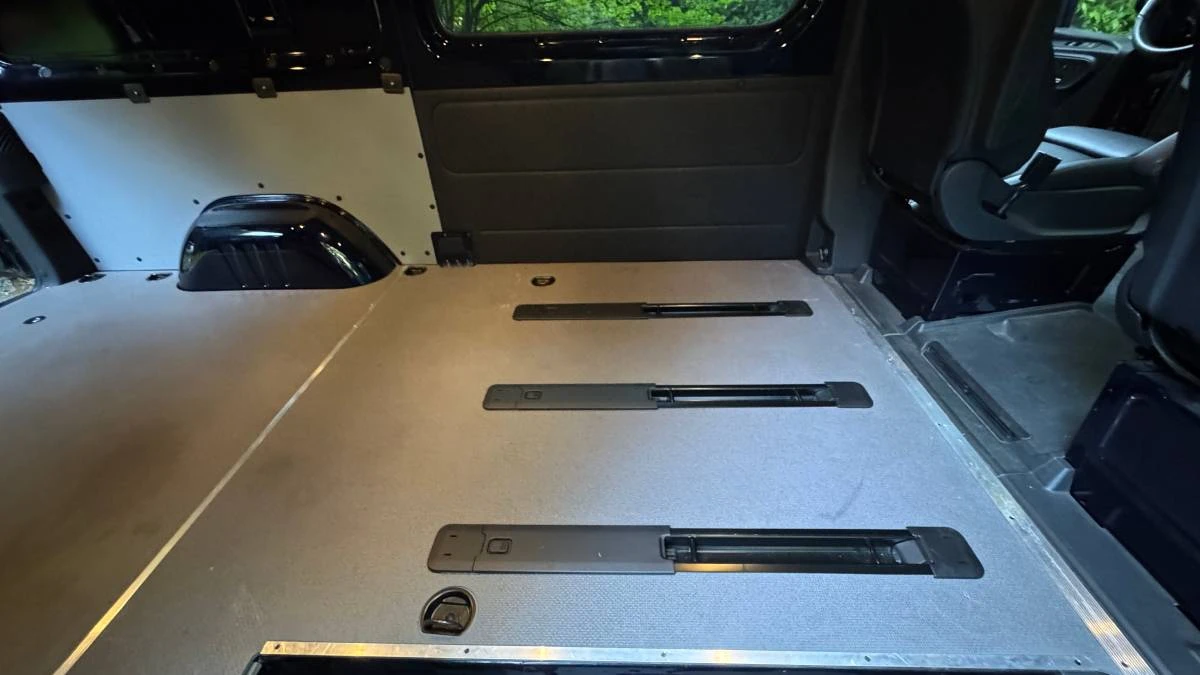 2025 Mercedes-Benz VS30 Sprinter - Image 10 of 24