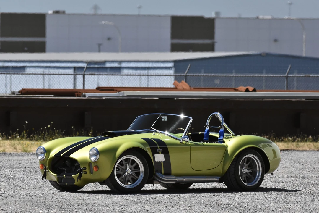 Shelby Cobra Replica - Image 2 of 31