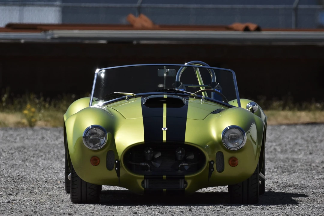 Shelby Cobra Replica - Image 8 of 31