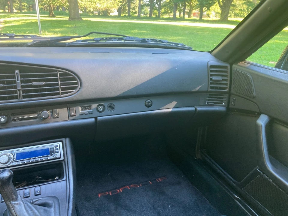 1989 Porsche 944 - Image 11 of 15