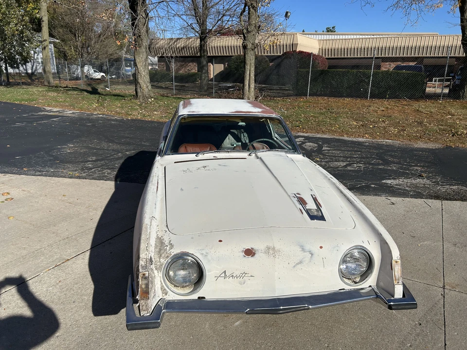 1963 Studebaker Avanti - Image 13 of 31