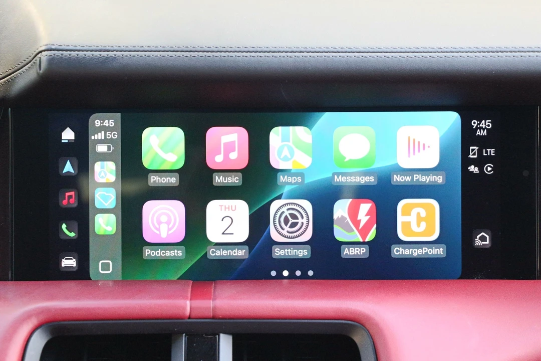 2021 Porsche Taycan 4S - Image 25 of 31