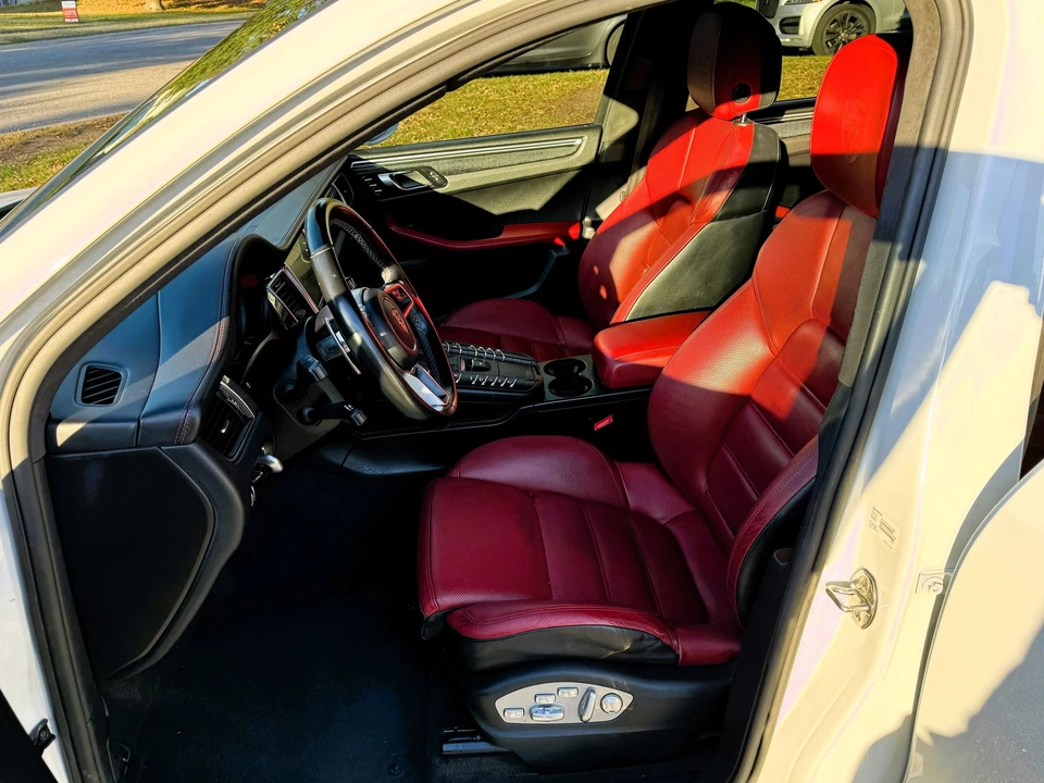 2017 Porsche Macan Turbo - Image 8 of 20