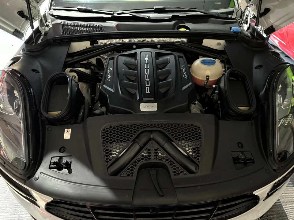 2017 Porsche Macan Turbo - Image 20 of 20