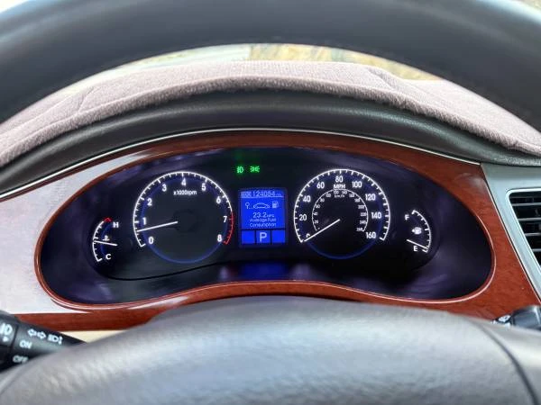 2013 Hyundai Genesis - Image 16 of 21