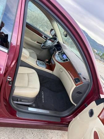 2013 Hyundai Genesis - Image 19 of 21