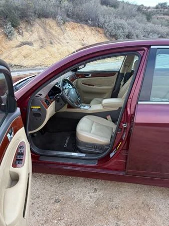 2013 Hyundai Genesis - Image 13 of 21