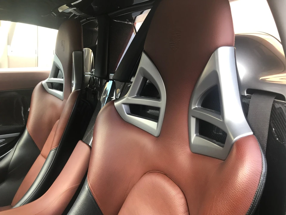 2005 Porsche Carrera GT - Image 14 of 27