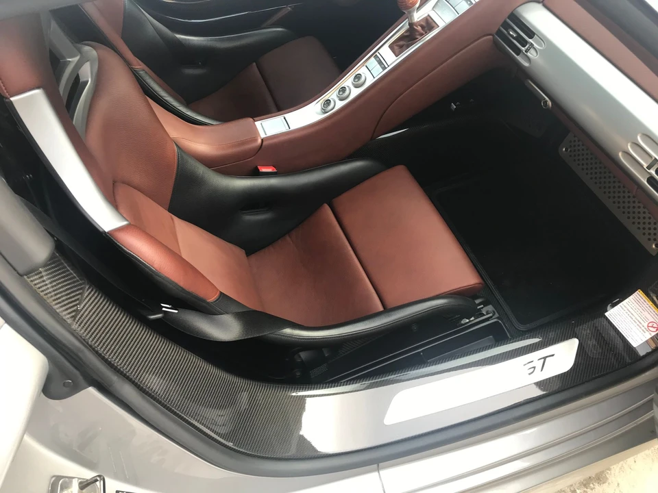 2005 Porsche Carrera GT - Image 15 of 27