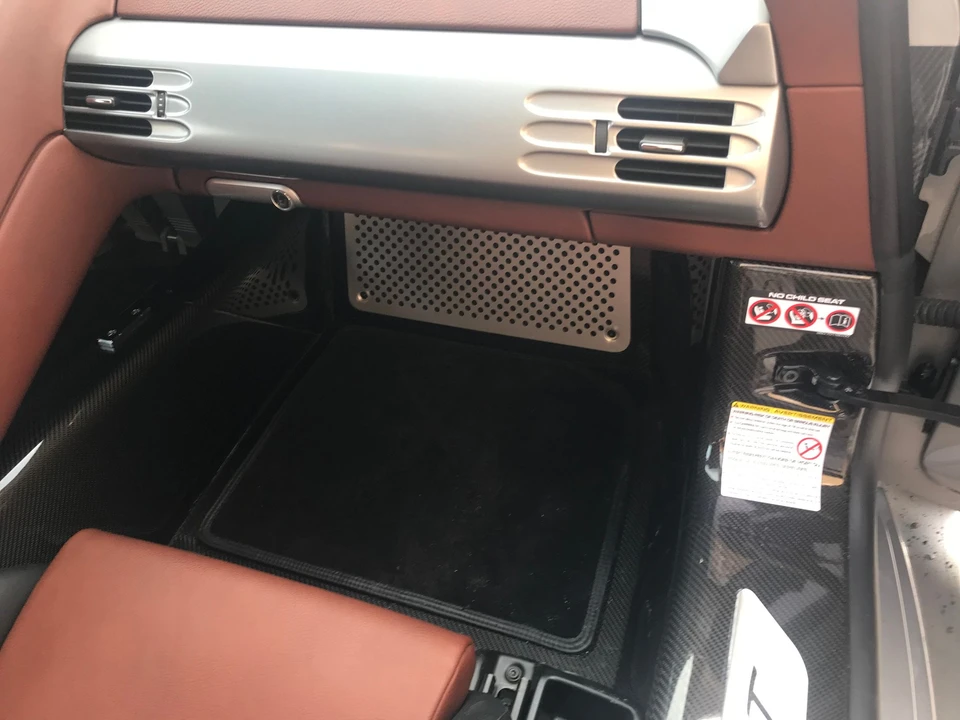 2005 Porsche Carrera GT - Image 16 of 27