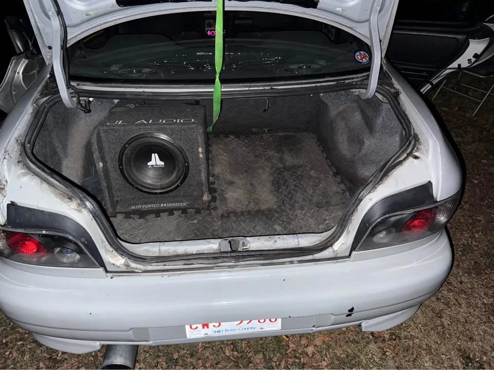 2001 Subaru - Image 10 of 10