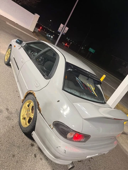 2001 Subaru - Image 8 of 10