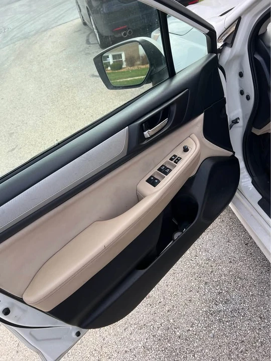 2015 Subaru - Image 6 of 8