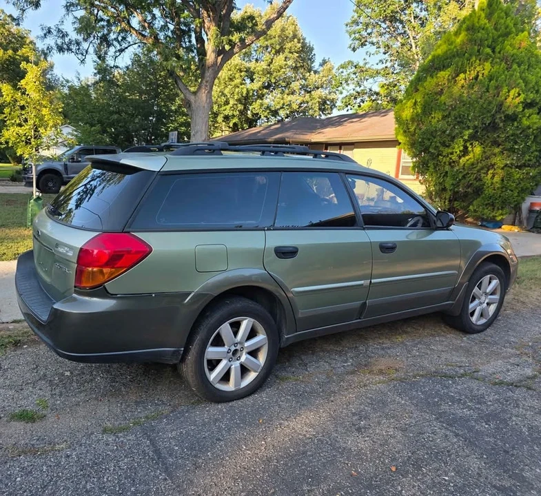Subaru Legacy - Image 6 of 7