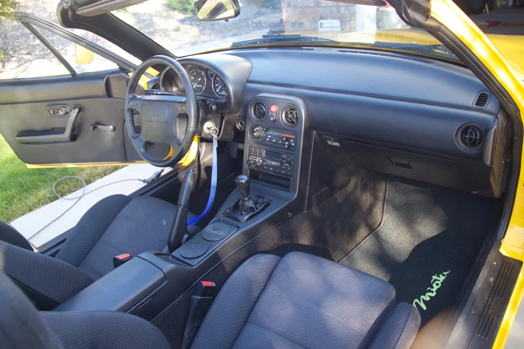 1992 Mazda NA MX-5 Miata - Image 15 of 31