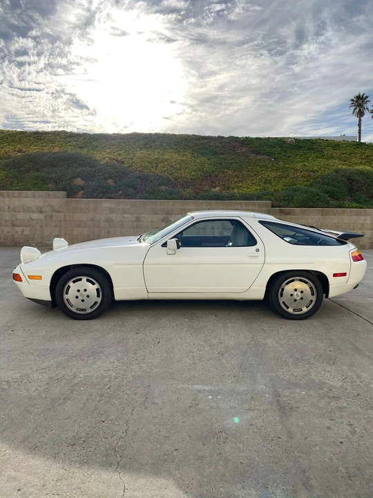 1988 Porsche 928 S4 - Image 8 of 29