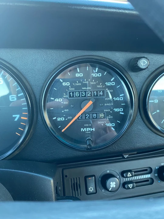 1989 Porsche 964 Carrera 4 - Image 28 of 31
