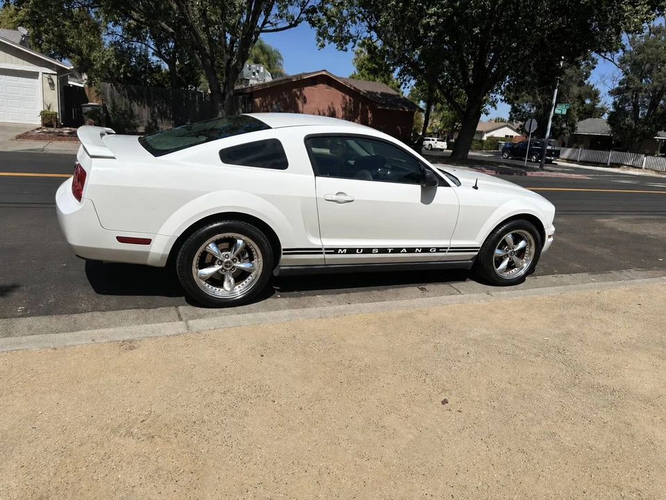 2005 Ford S197 Mustang - Image 3 of 5