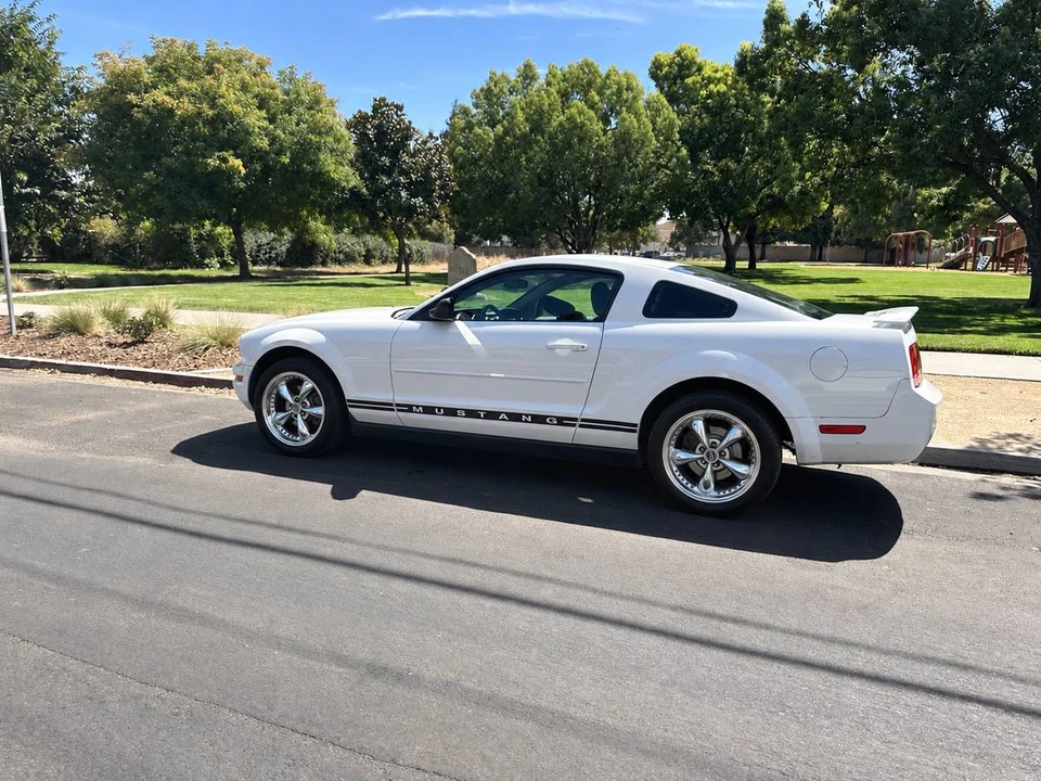 2005 Ford S197 Mustang - Image 2 of 5