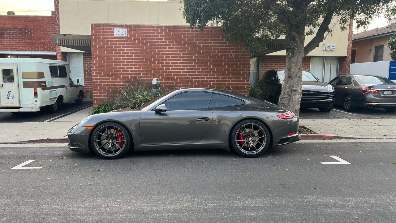 2017 Porsche 991 Carrera - Image 2 of 11