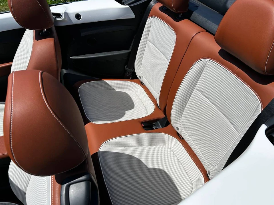 2015 Volkswagen A5 Beetle - Image 5 of 12
